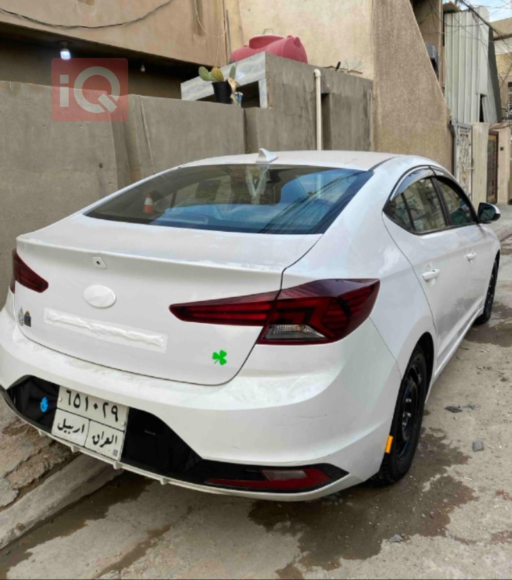 هیوندای ئەلەنترا